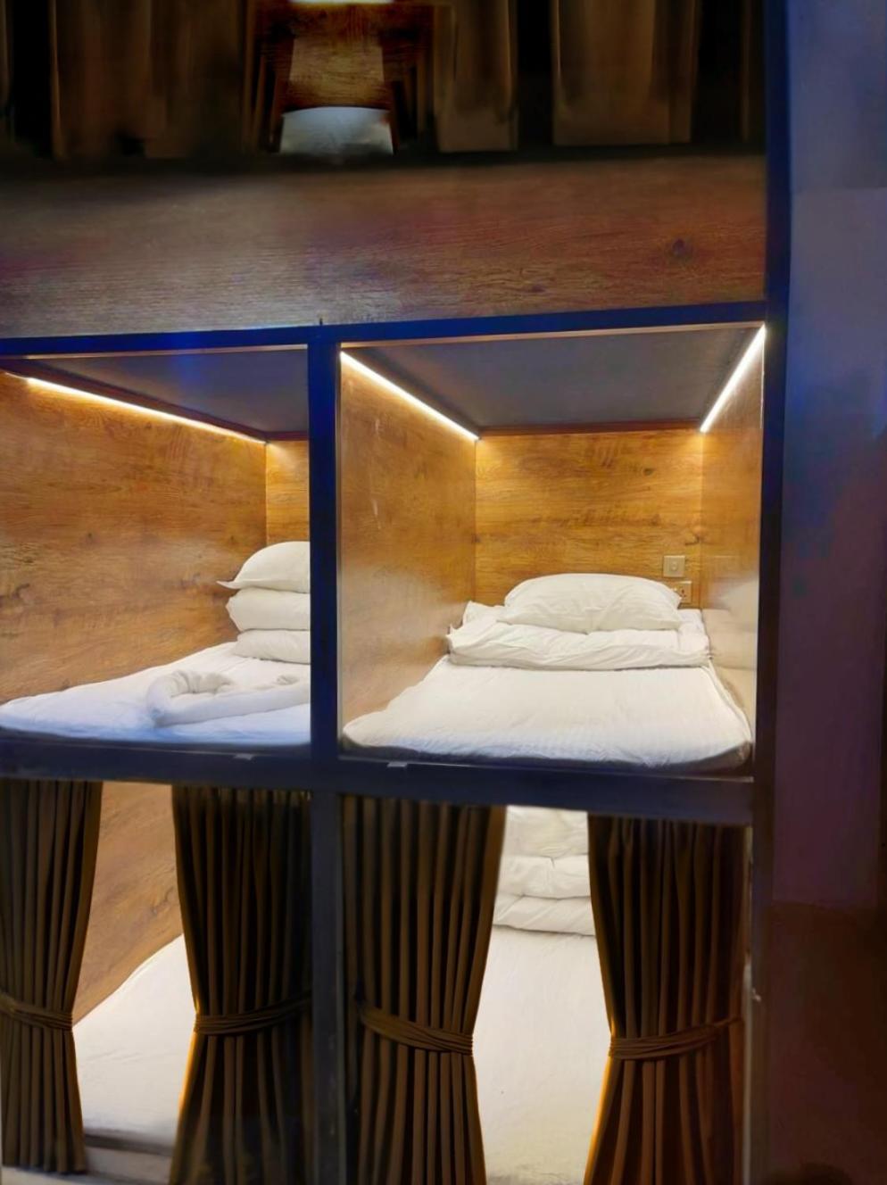 Homestay King Bed -