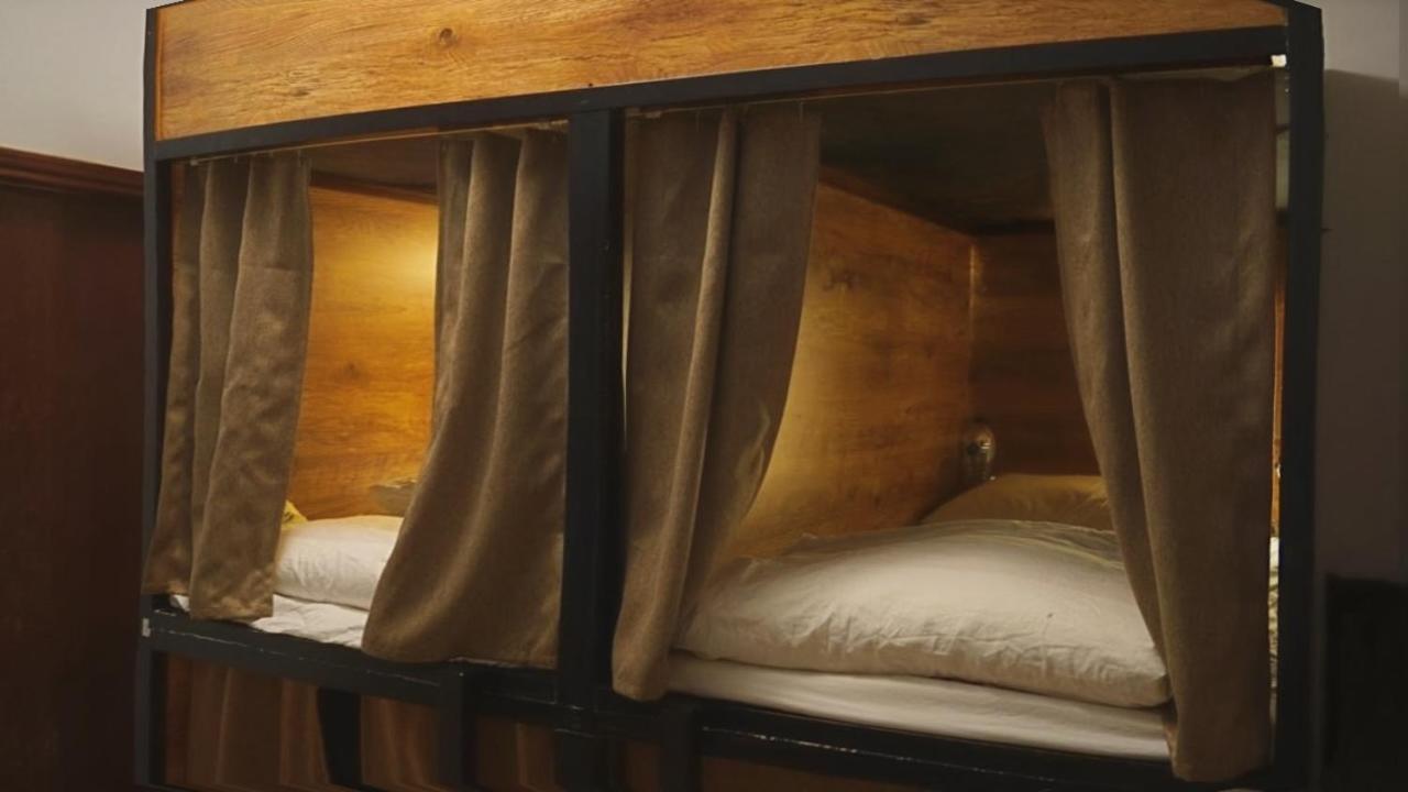 Homestay King Bed -